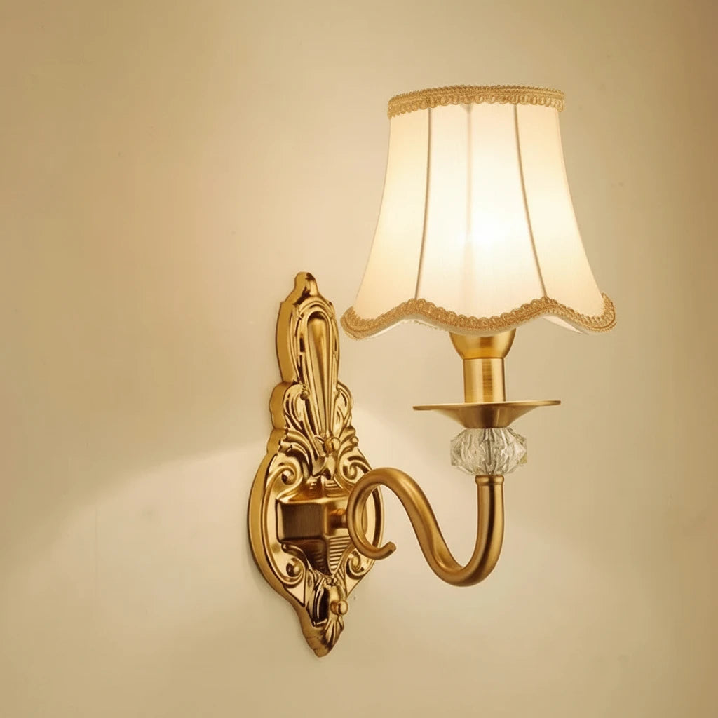 Arandela Tocheiro Dourado Vintage com Cúpula de Tecido – 1 ou 2 Cúpulas