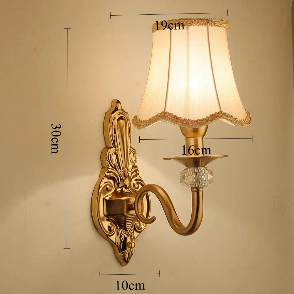 Arandela Tocheiro Dourado Vintage com Cúpula de Tecido – 1 ou 2 Cúpulas