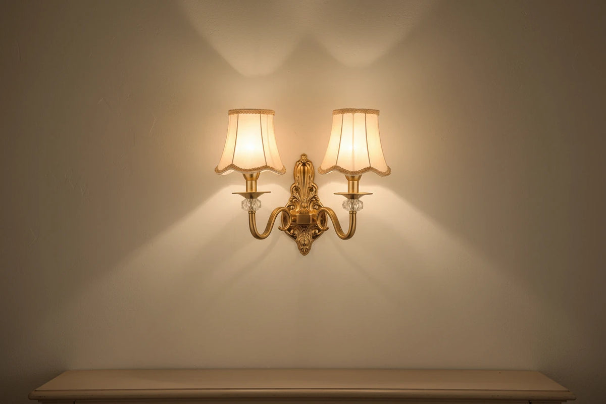 Arandela Tocheiro Dourado Vintage com Cúpula de Tecido – 1 ou 2 Cúpulas