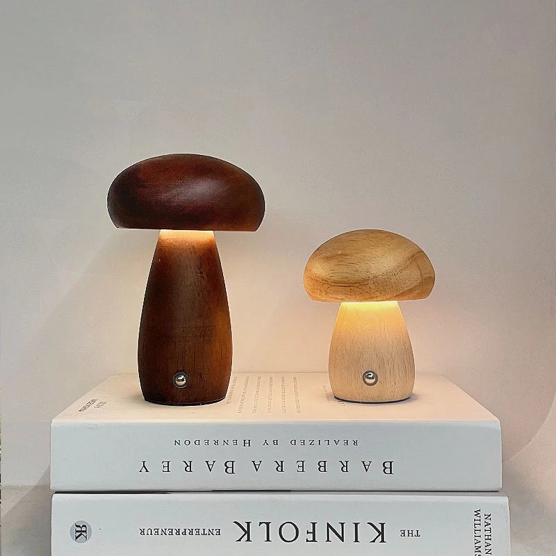 Luminária de Mesa Cogumelo em Madeira – Luz Regulável, Carregamento USB e Design Sofisticado