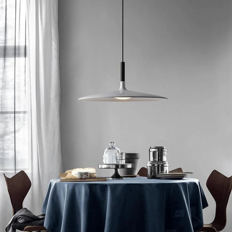 Pendente LED Minimalista Moderno em Metal