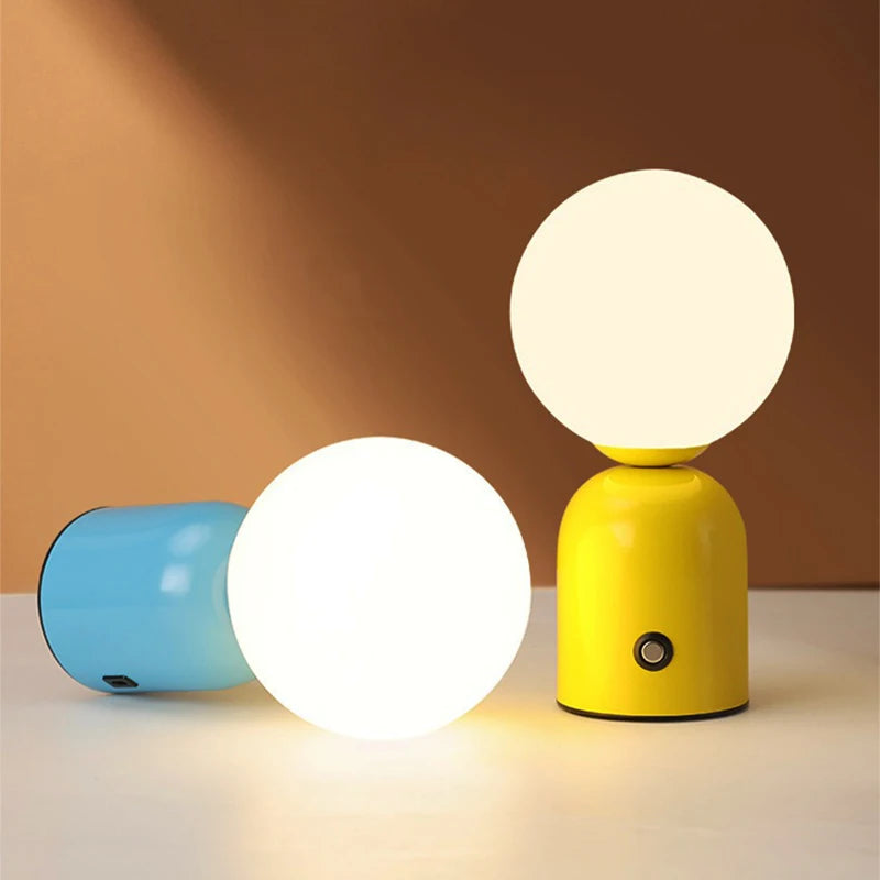 Luminária de Mesa Capsule