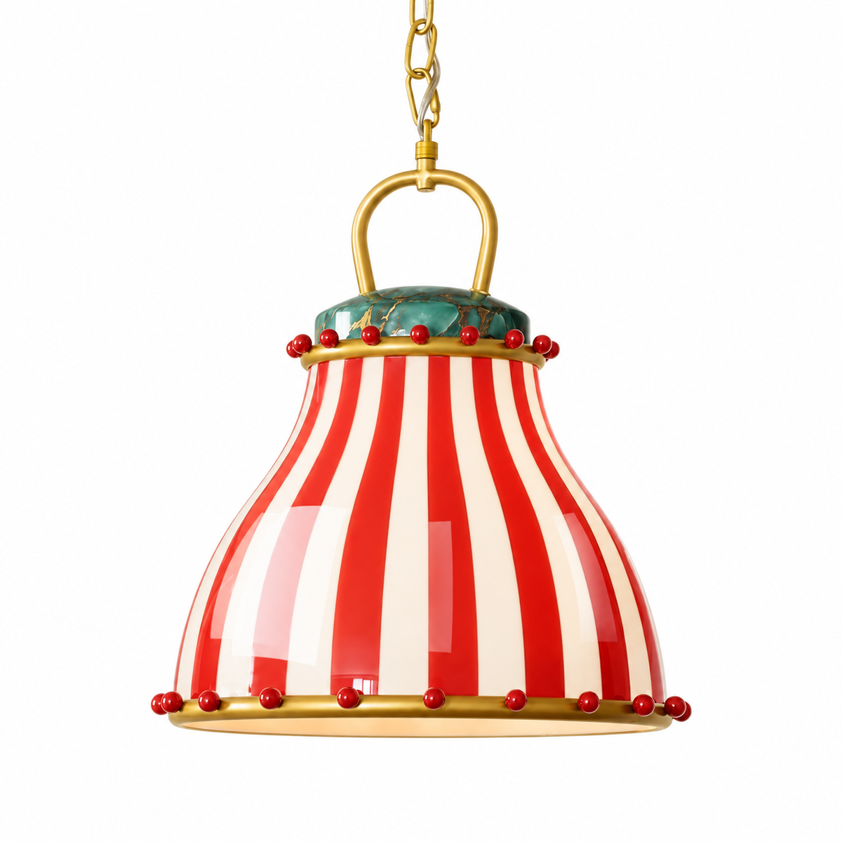 Pendente retrô listrado em vermelho e creme, topo verde marmorizado, detalhes dourados e fundo branco.