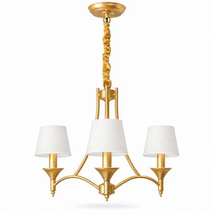 Lustre pendente de metal dourado com 3 cúpulas brancas de tecido sobre fundo branco